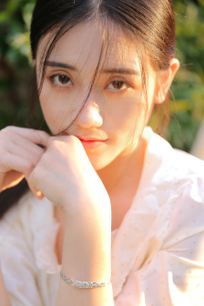 努力耕耘自己的女儿